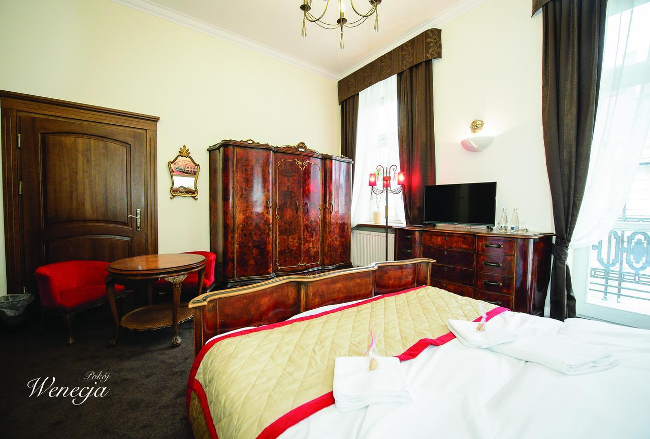 Sempre B&B Płock エクステリア 写真